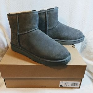 UGG Classic Mini 2 short boot, size 9 grey, NWT